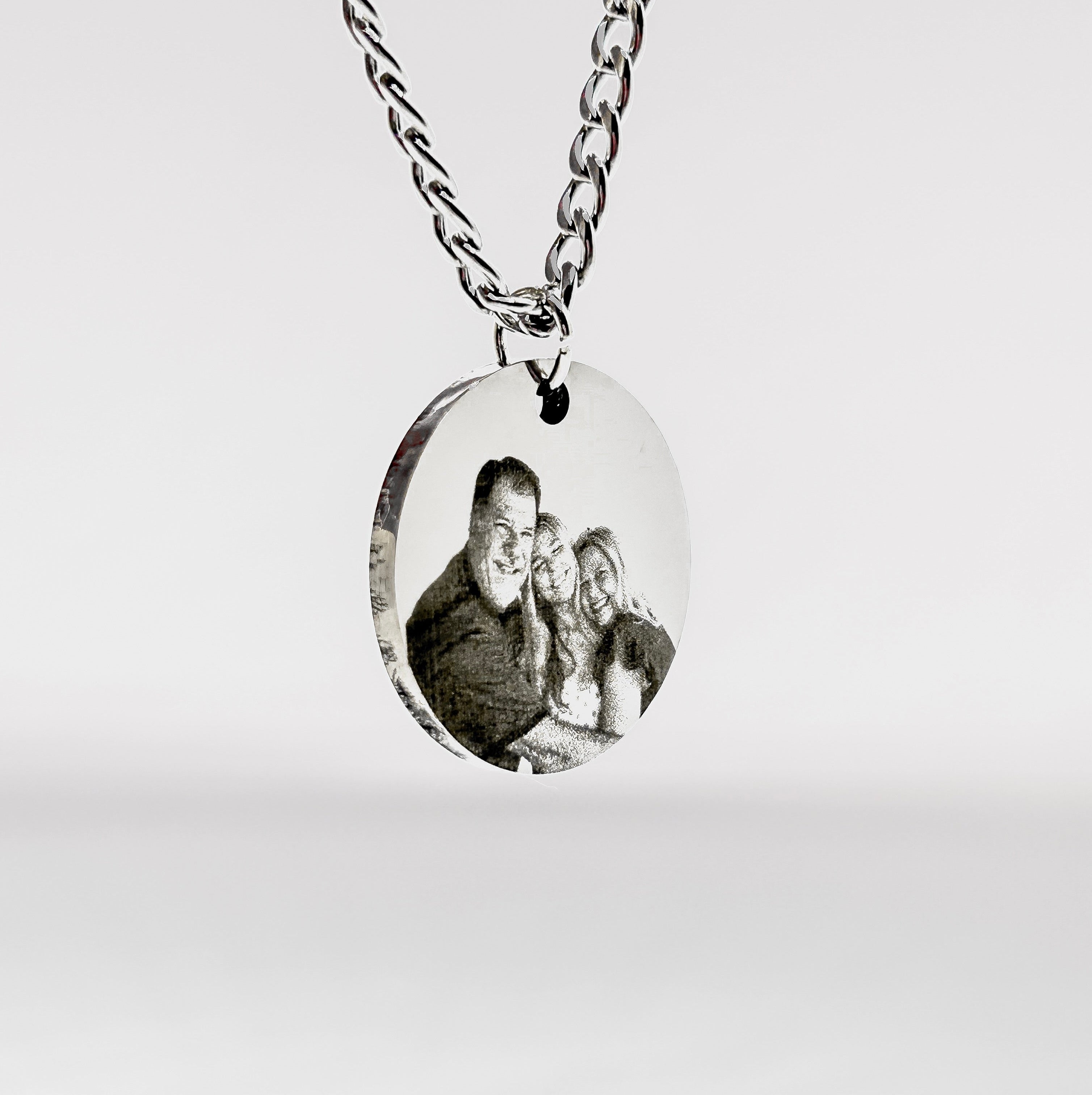 Personalized Round Necklace - Photo