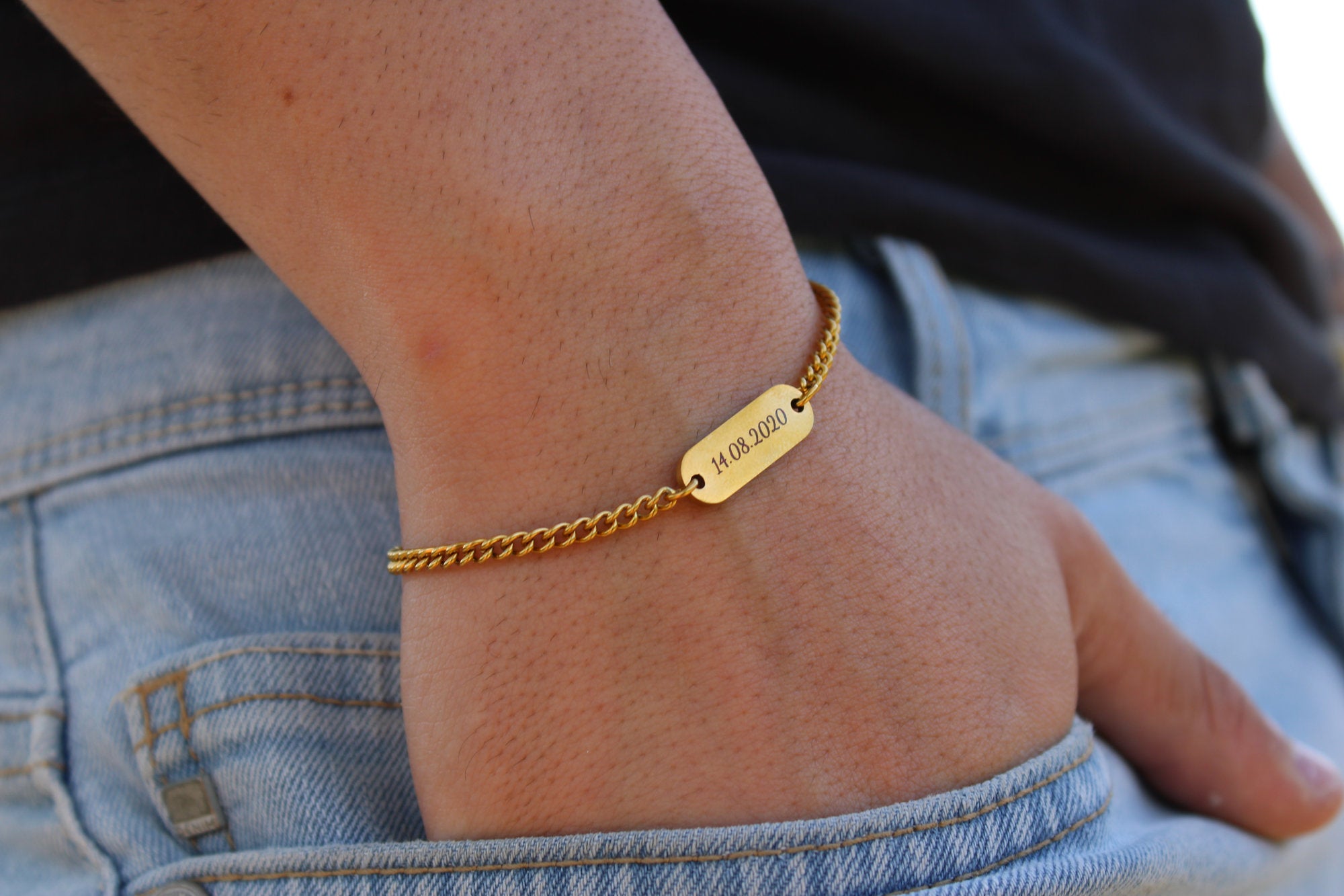 Bracelete Pequeno Personalizado com Placa – Data